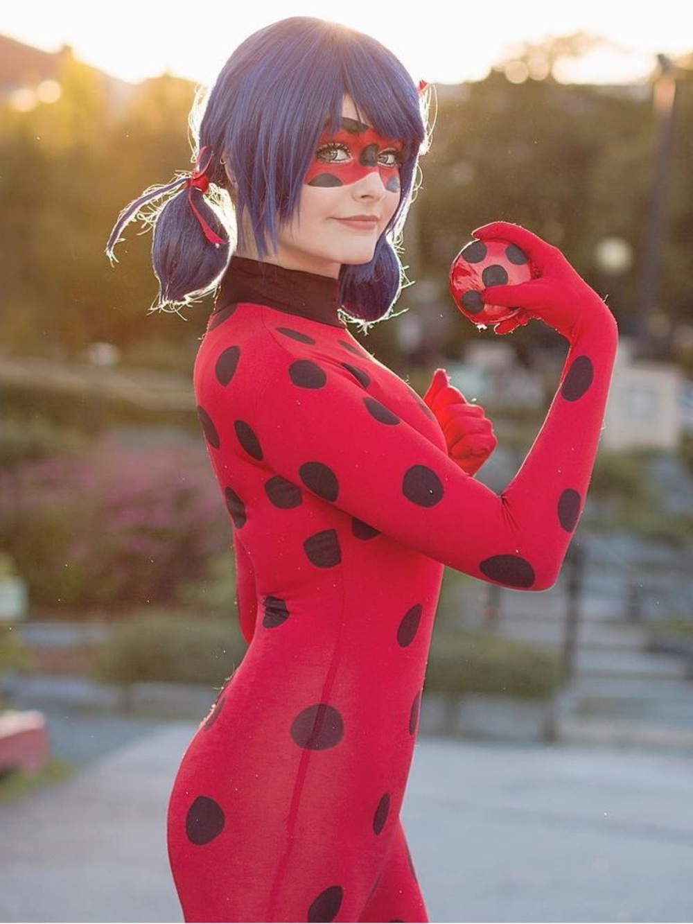 Miraculous ladybug Women’s Costume Size M